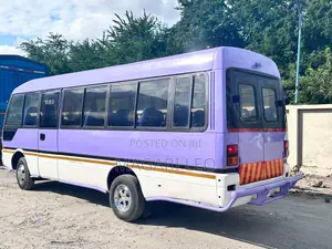 Mitsubishi Fuso Rosa 2004 Blue