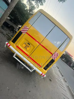 Nissan Civilian 2002 Yellow