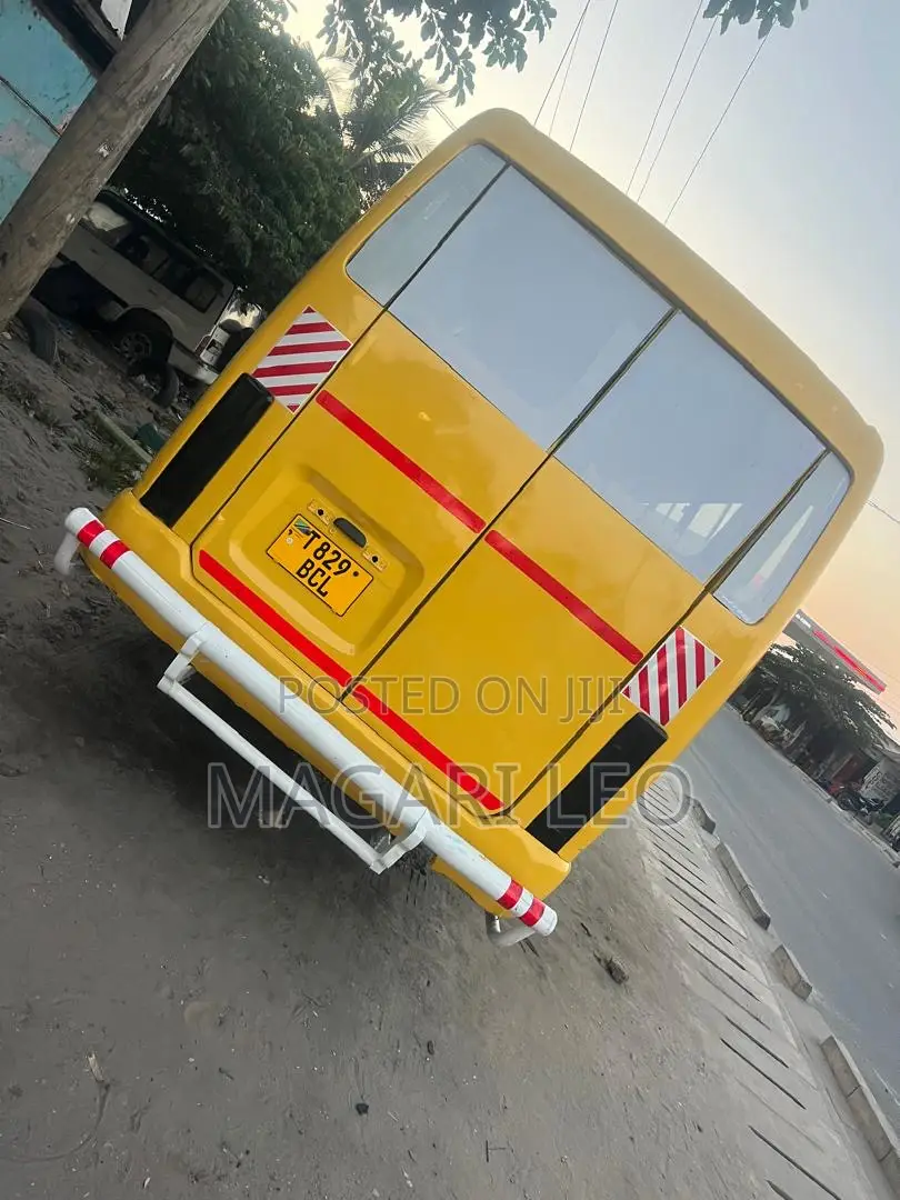 Nissan Civilian 2002 Yellow