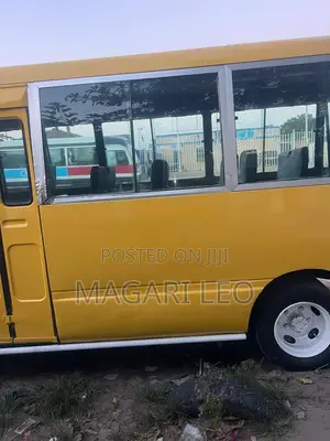Nissan Civilian 2002 Yellow