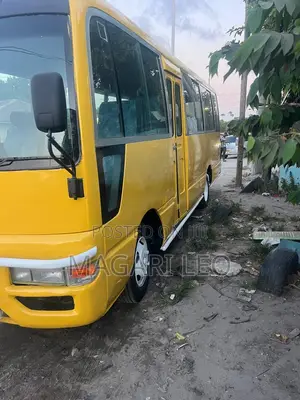Nissan Civilian 2002 Yellow