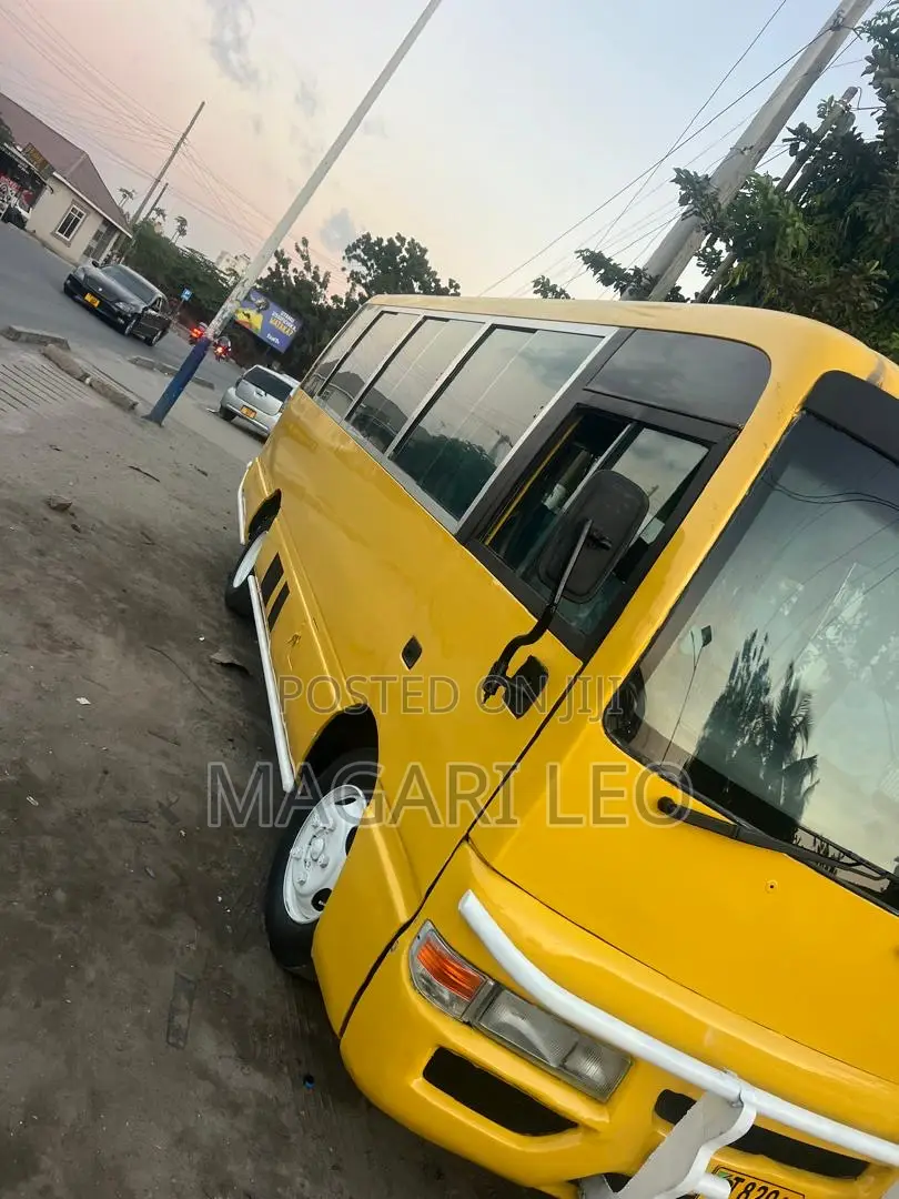 Nissan Civilian 2002 Yellow