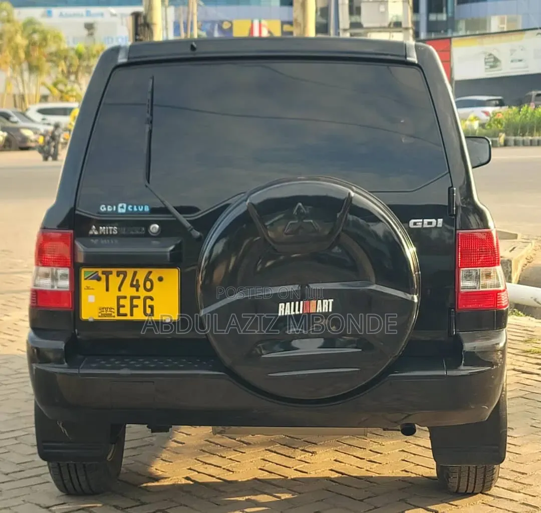Mitsubishi Pajero 2008 Black