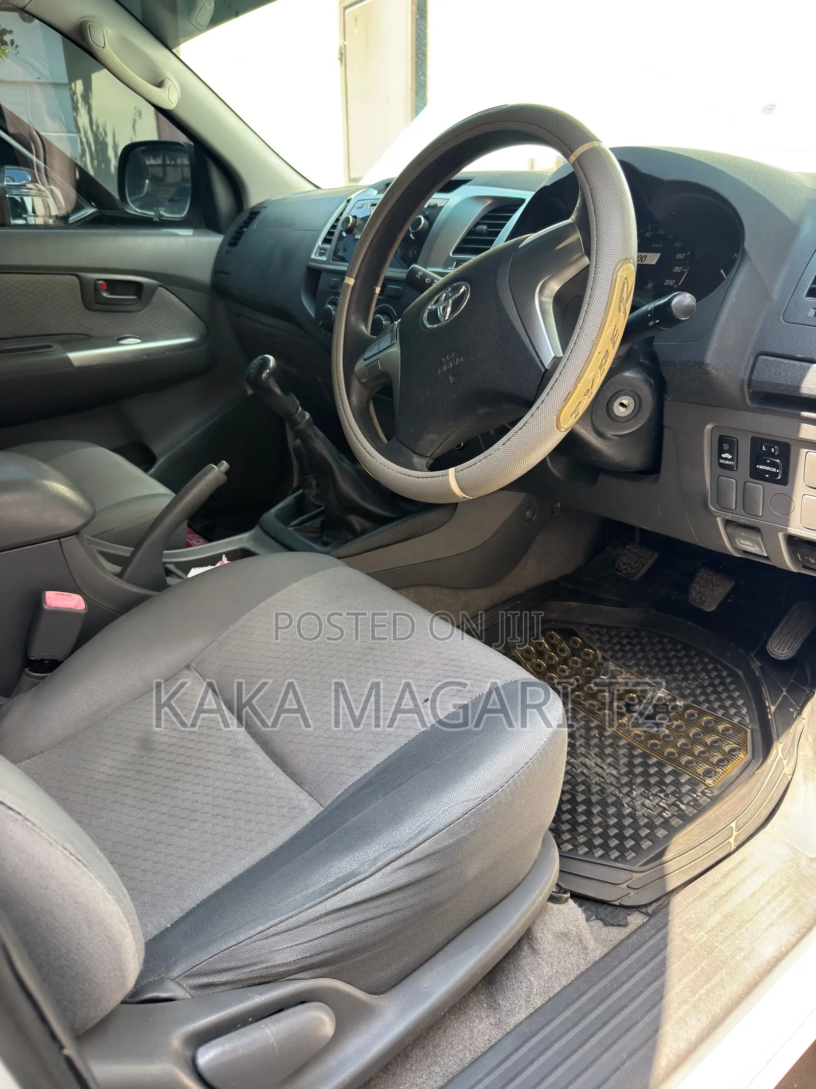 Toyota Hilux 2015 White