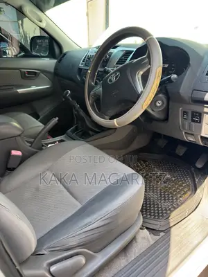 Toyota Hilux 2015 White