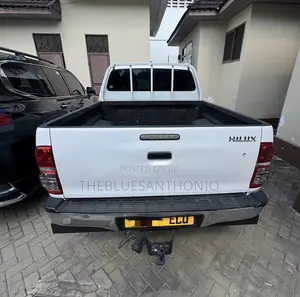 Toyota Hilux 2014 White