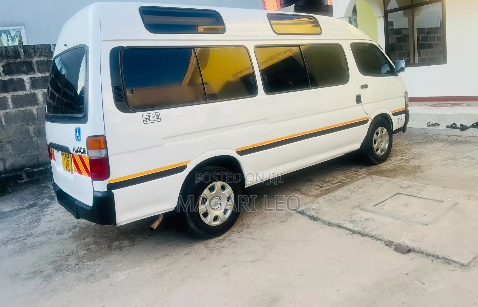 Toyota HiAce 2002 White