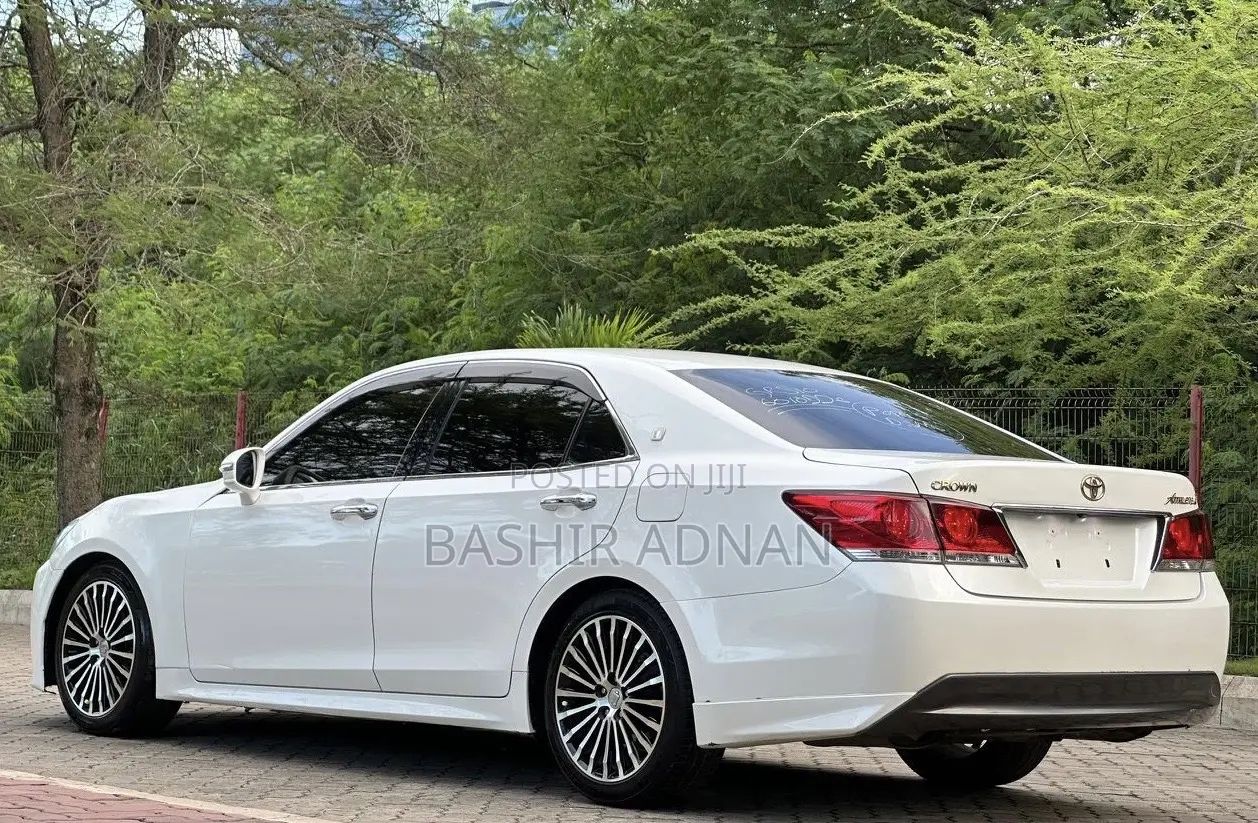 Toyota Crown 2014 White