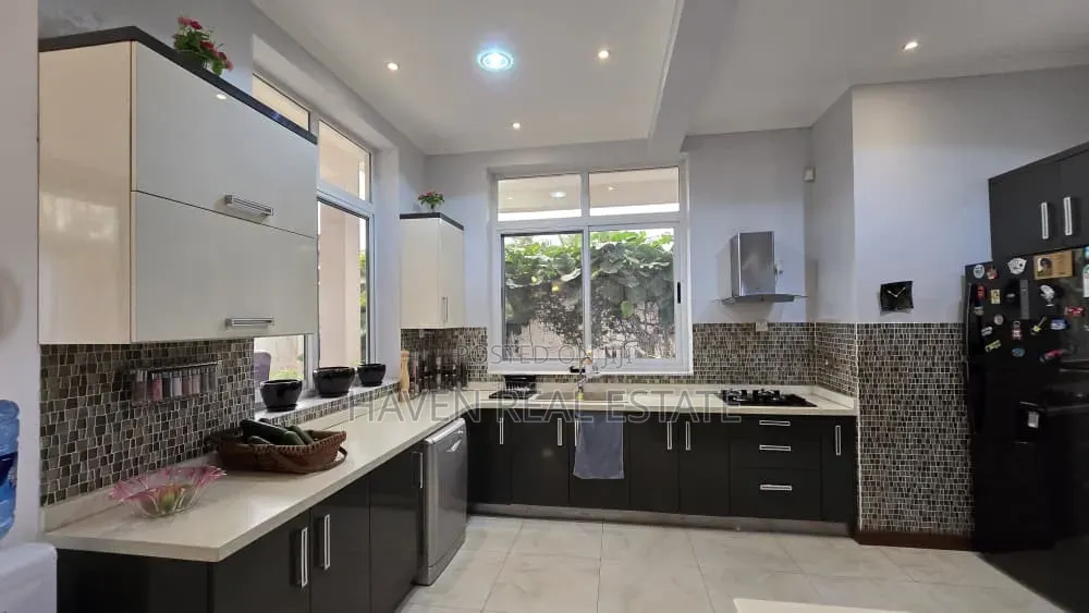 5bdrm House in Mikocheni for sale