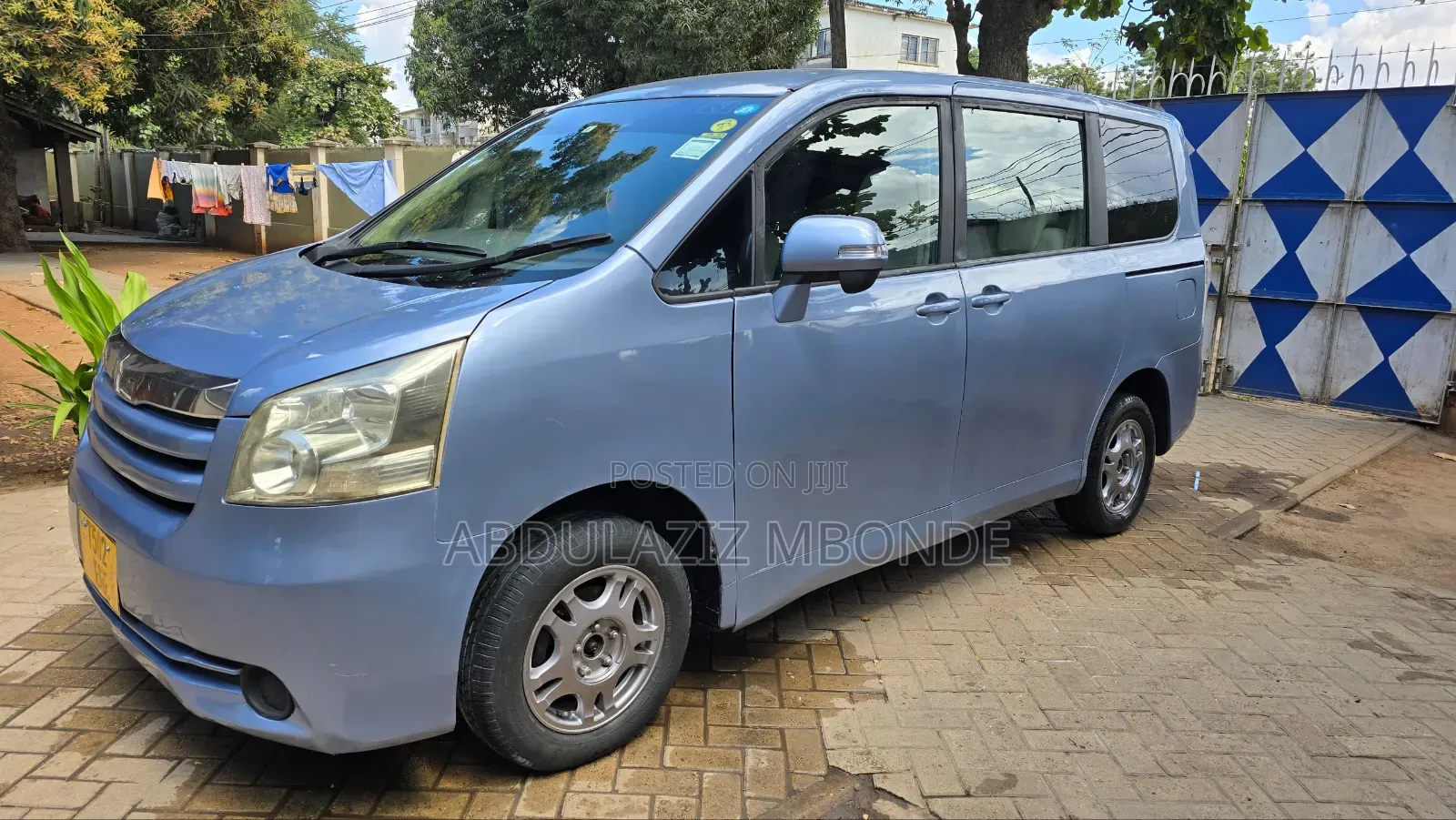 Toyota Noah 2014 Blue
