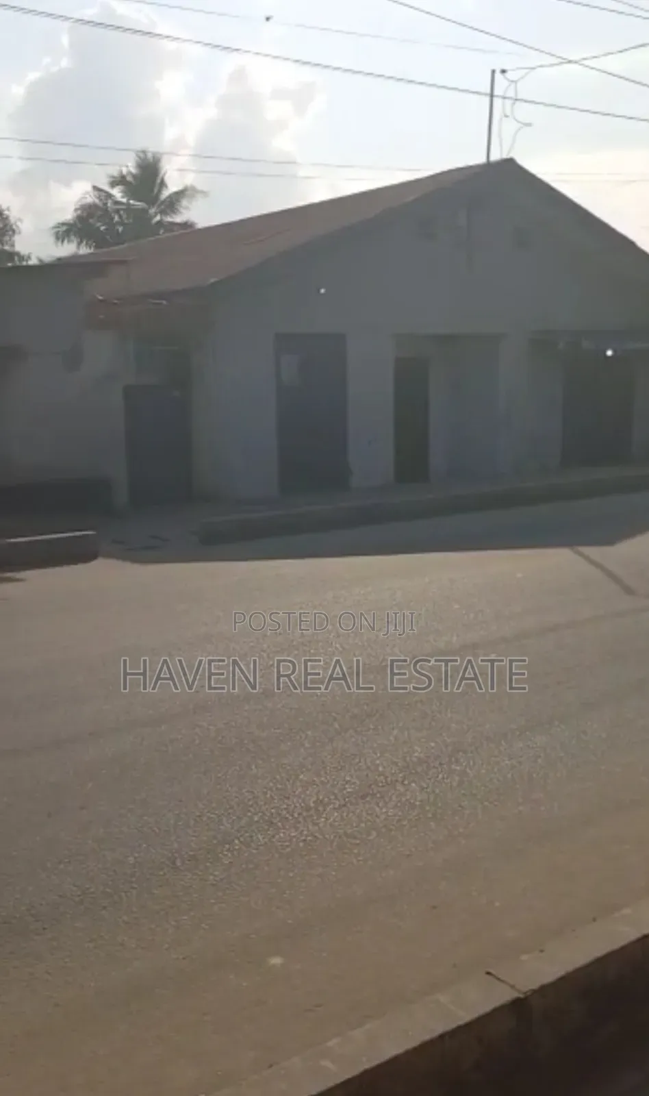 Plot Inauzwa Makumbusho