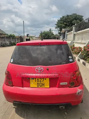 Toyota IST 2007 Red