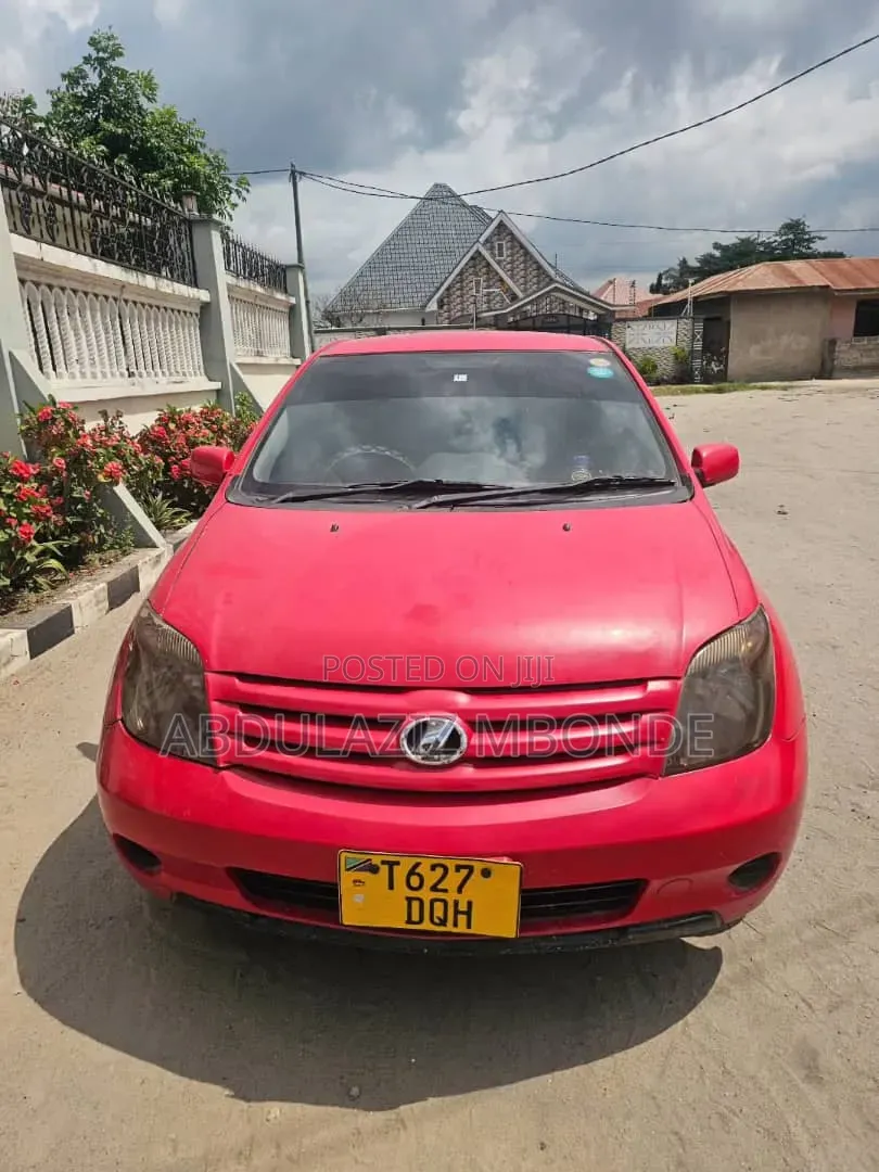 Toyota IST 2007 Red