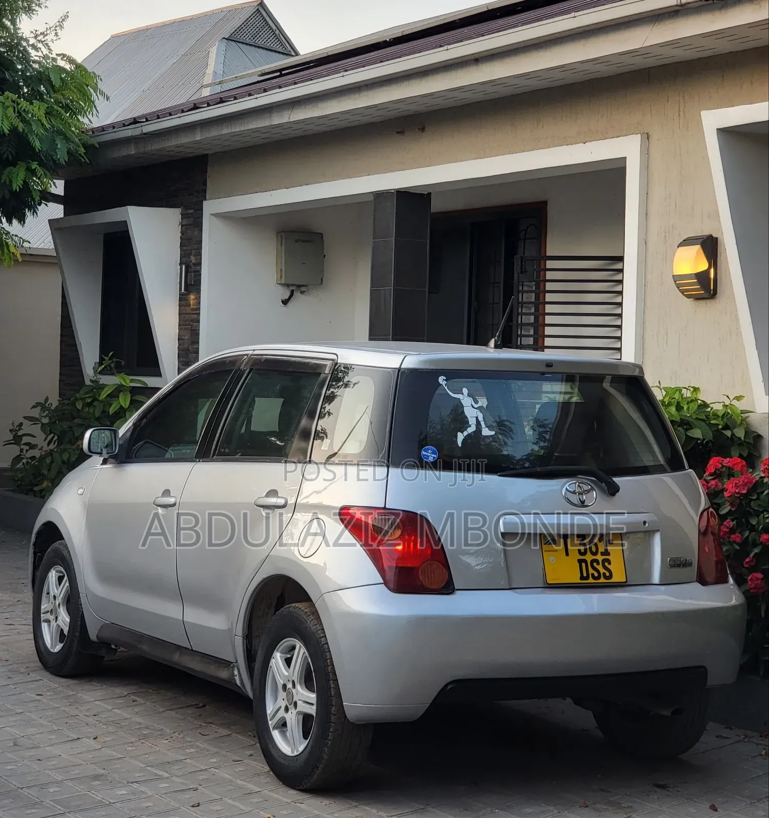 Toyota IST 2012 Silver