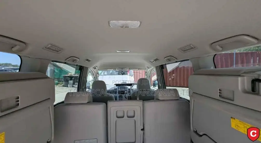 Toyota Noah 2010 Pearl