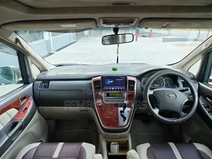 Toyota Alphard 2005 Silver