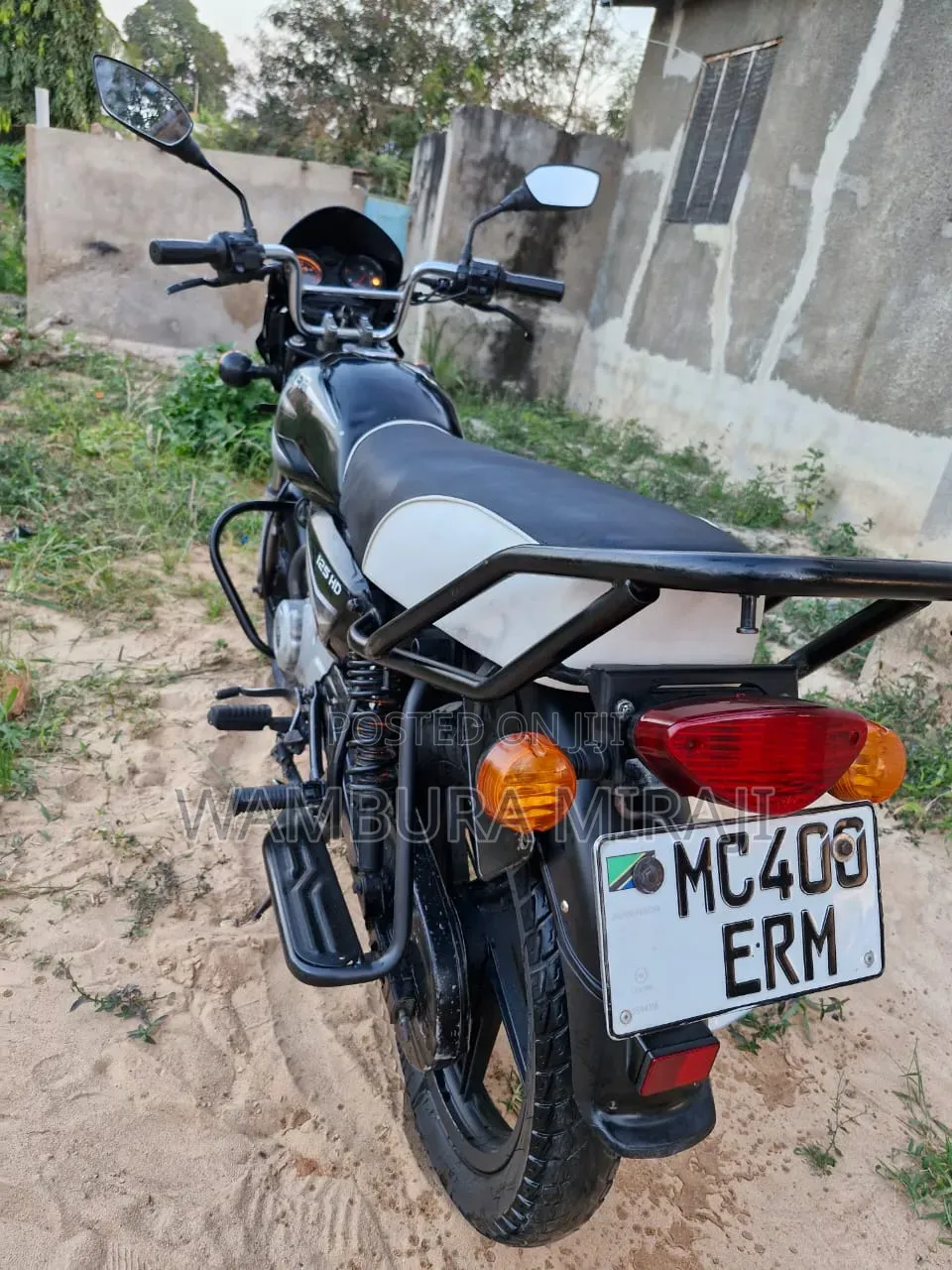New Bajaj 2025 Black