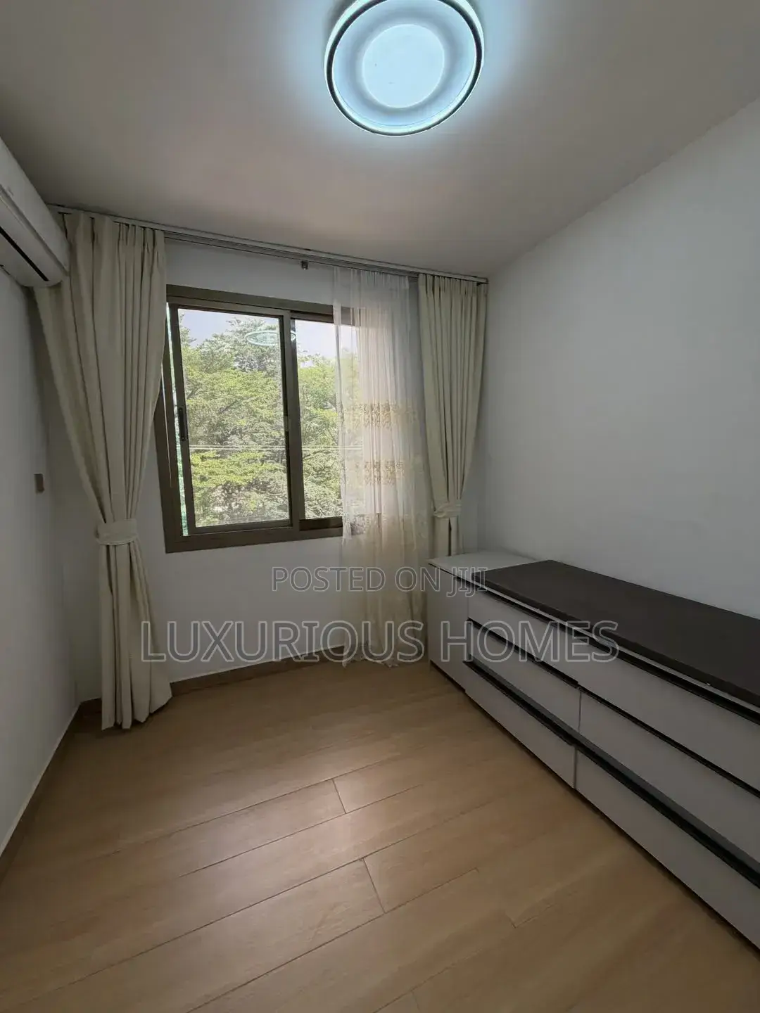 Furnished 3bdrm Apartment in Oyster Bay for sale