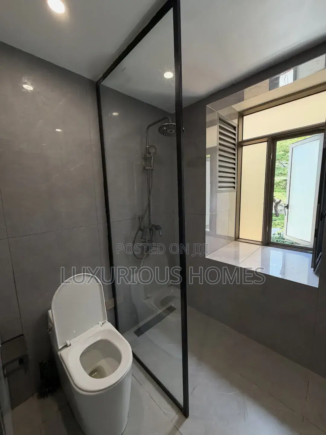 Furnished 3bdrm Apartment in Oyster Bay for sale