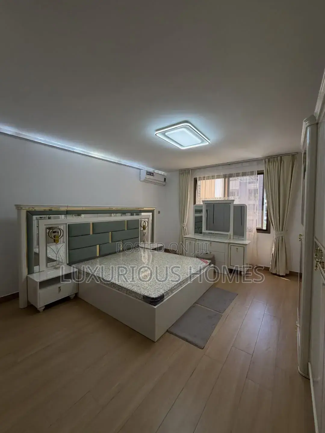 Furnished 3bdrm Apartment in Oyster Bay for sale