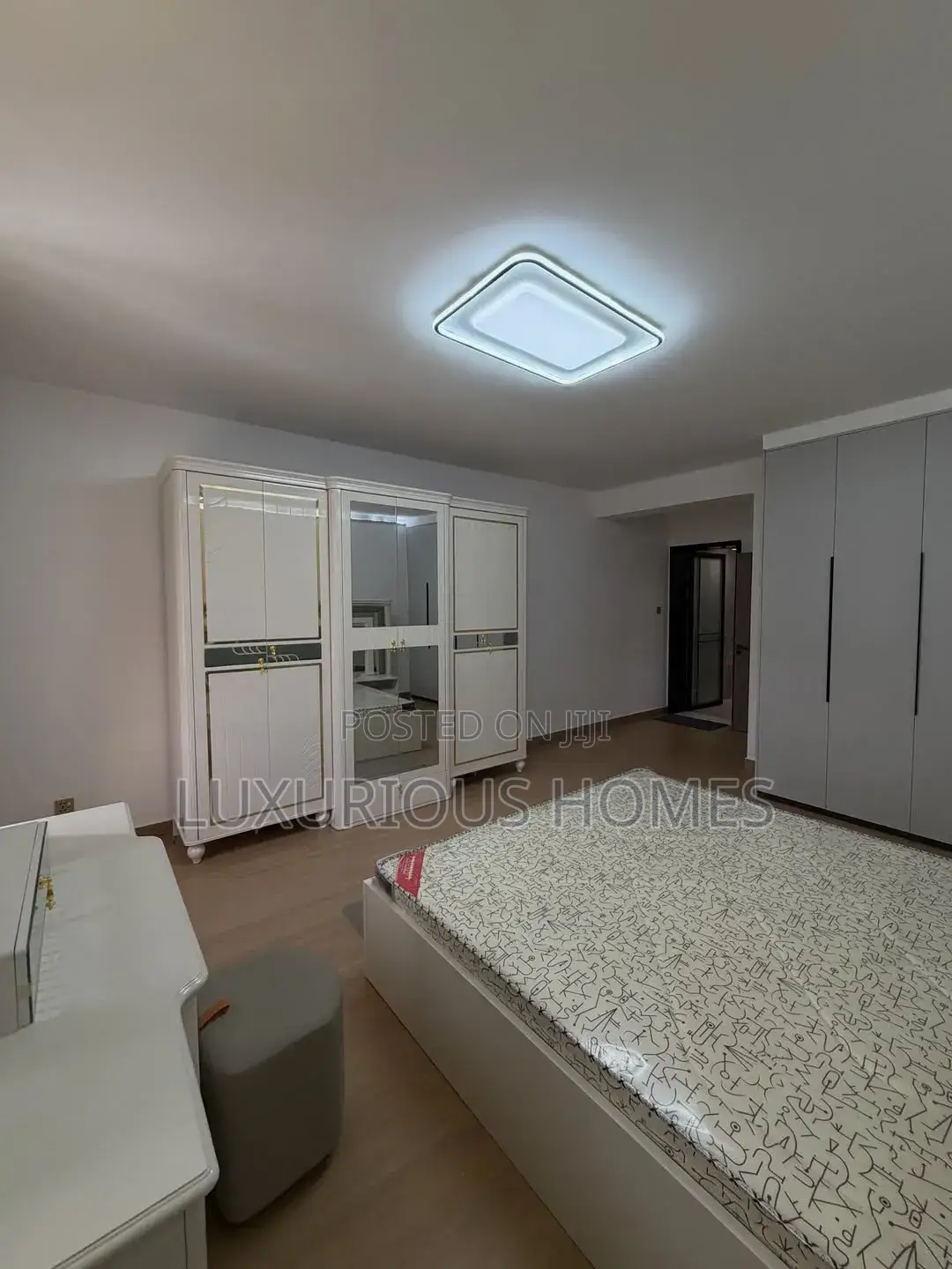 Furnished 3bdrm Apartment in Oyster Bay for sale