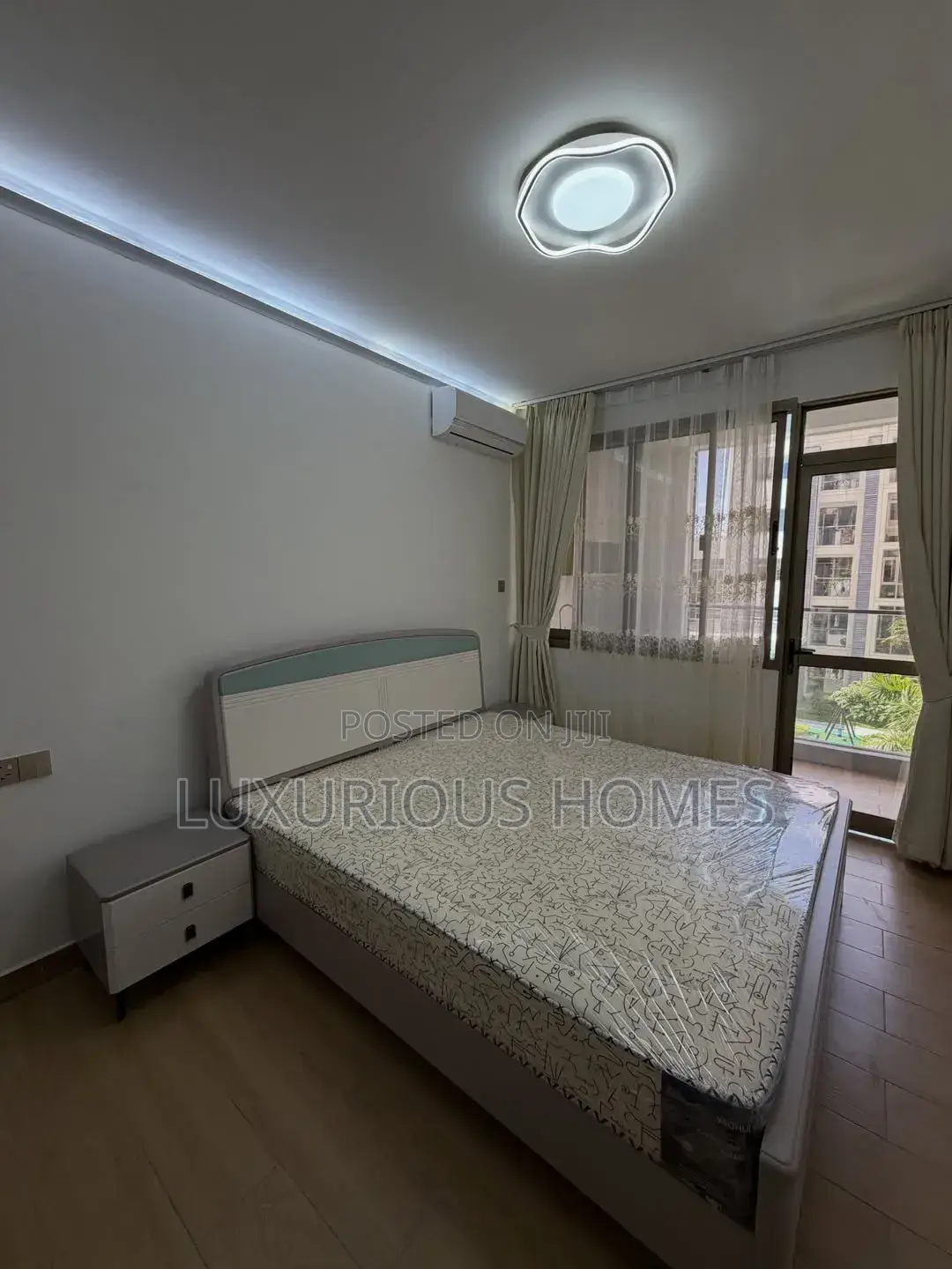 Furnished 3bdrm Apartment in Oyster Bay for sale