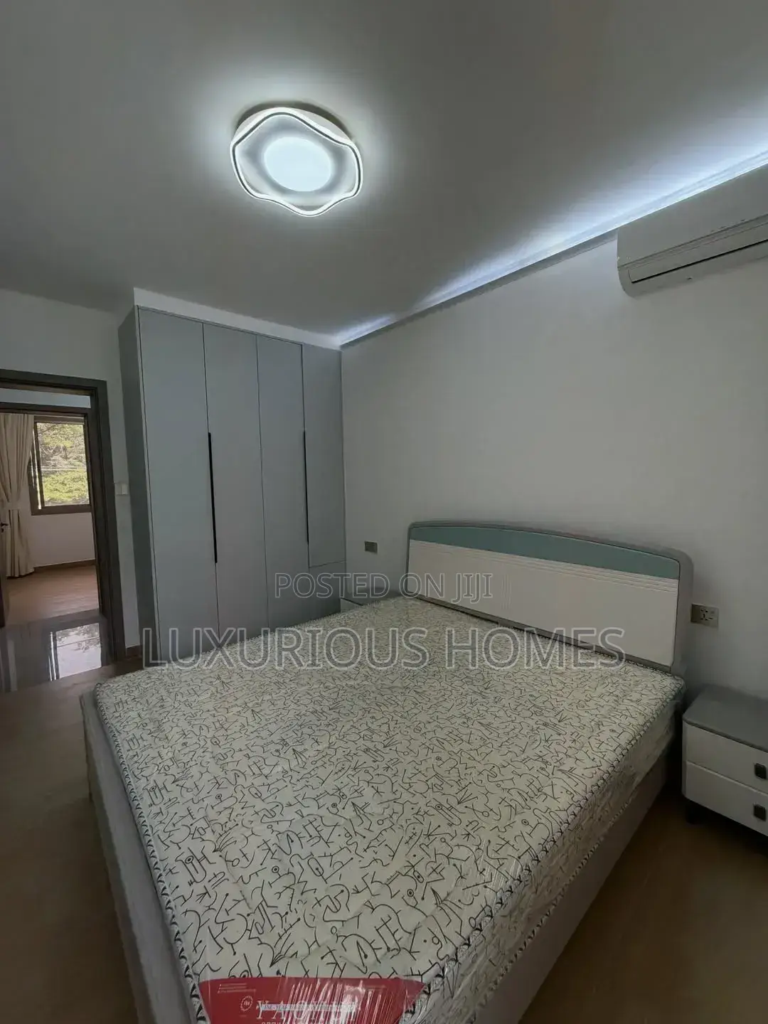 Furnished 3bdrm Apartment in Oyster Bay for sale