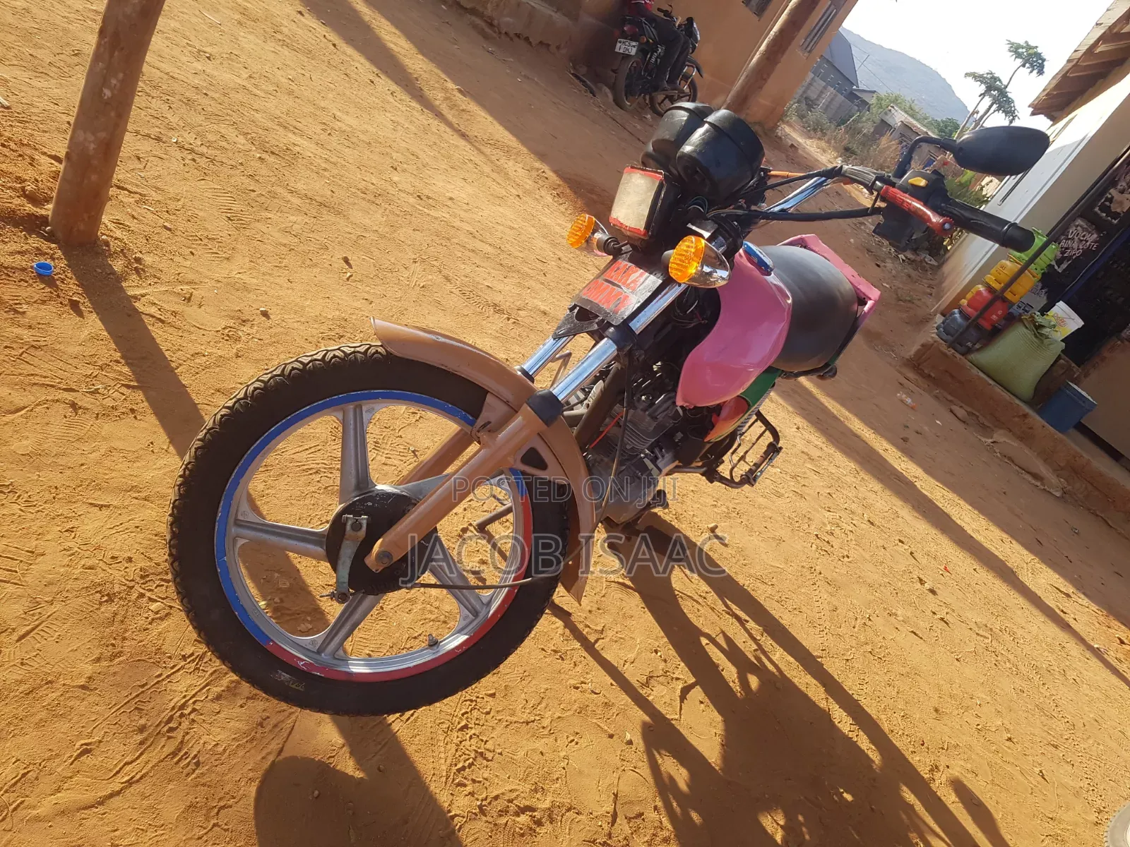 TVS HLX 125 2024 Pink