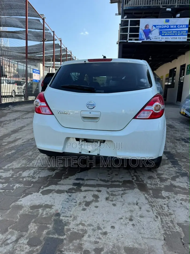 Nissan Tiida 2009 White
