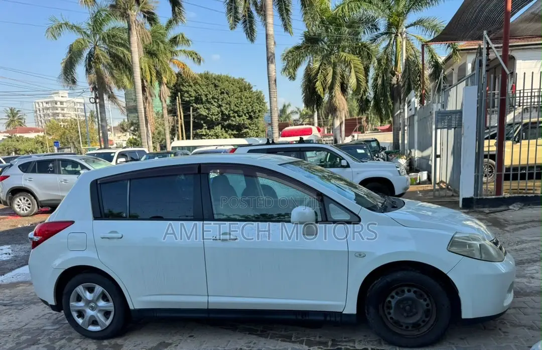 Nissan Tiida 2009 White