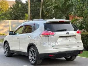 Nissan X-Trail 2.0 Petrol FWD 2015 White