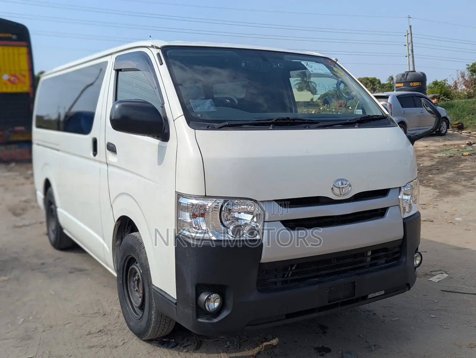 Toyota HiAce 2016 White