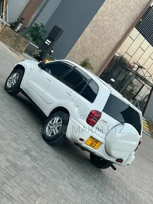 Toyota RAV4 2.0 D-4D 4x4 2006 White