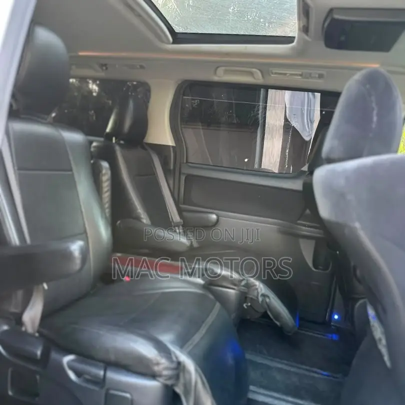 Toyota Vellfire 2010 White
