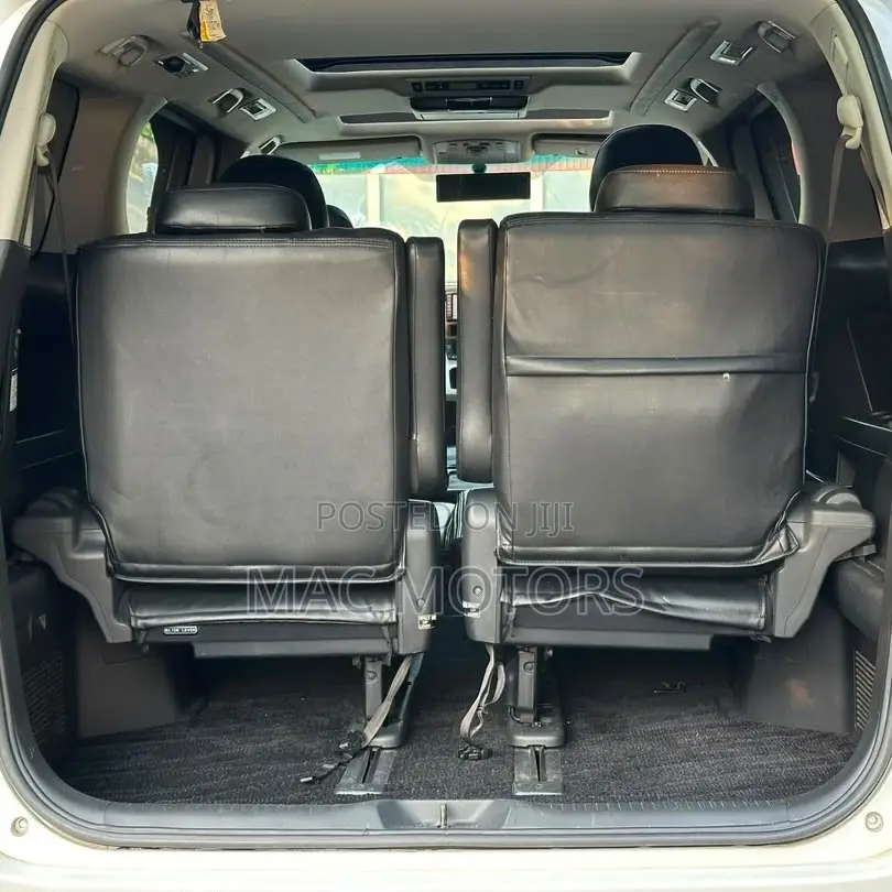 Toyota Vellfire 2010 White