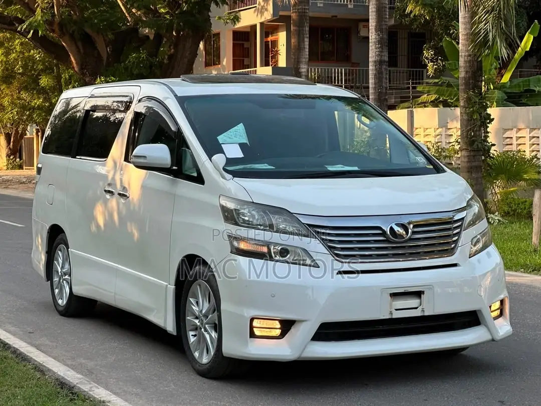 Toyota Vellfire 2010 White