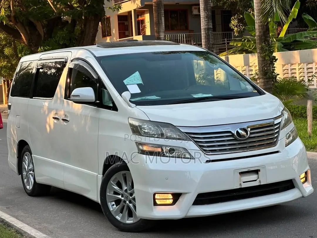 Toyota Vellfire 2010 White