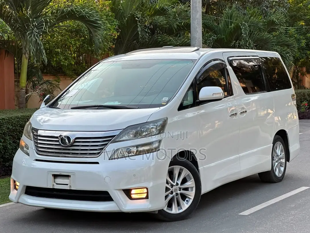 Toyota Vellfire 2010 White