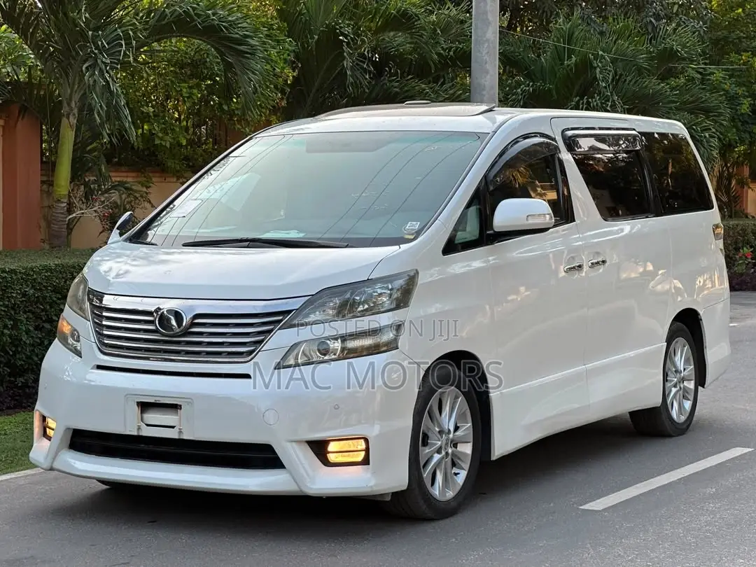 Toyota Vellfire 2010 White