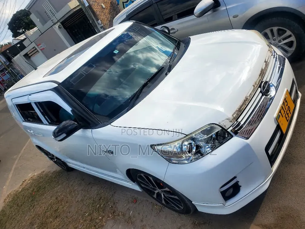 Toyota Corolla Rumion 2010 White