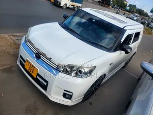 Toyota Corolla Rumion 2010 White