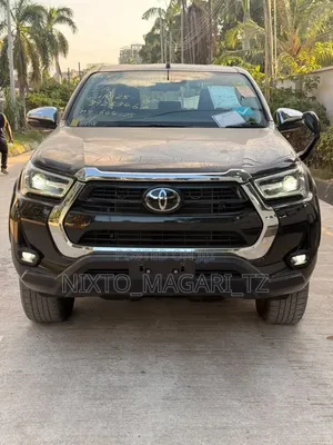 Toyota Hilux 2021 Black