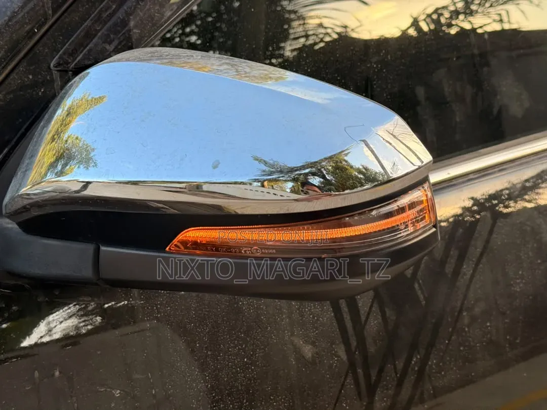 Toyota Hilux 2021 Black