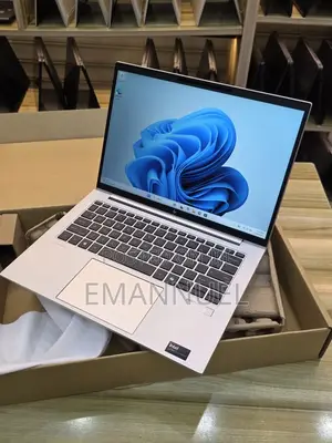 New Laptop HP Elitebook 830 G11 16GB Intel Core i5 SSD 1T