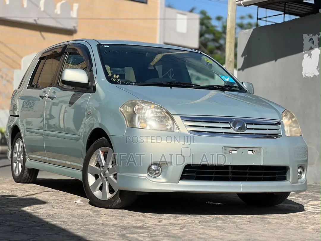 Toyota Raum 1.5 AWD 2005 Silver