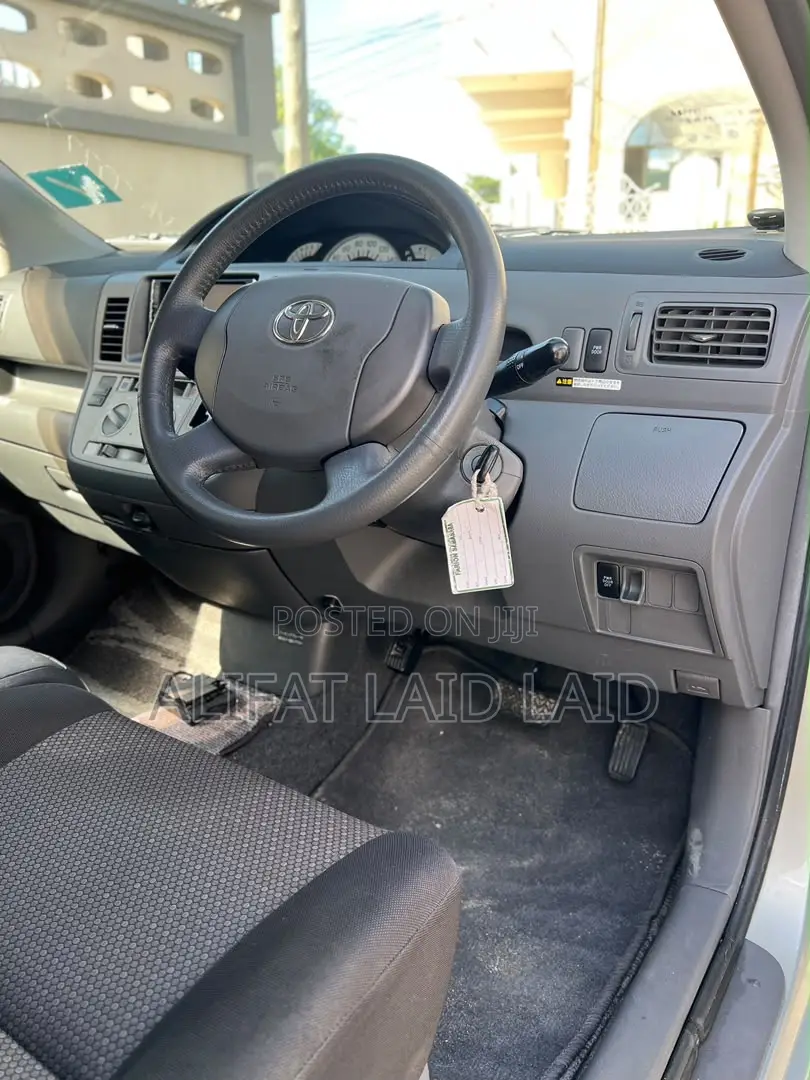 Toyota Raum 1.5 AWD 2005 Silver