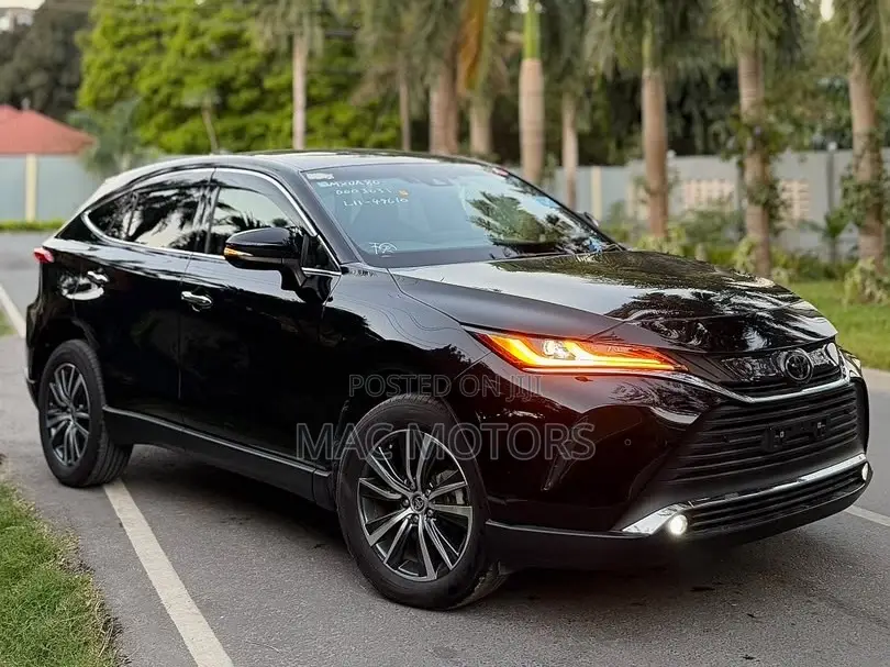 Toyota Harrier 2.0 2021 Black