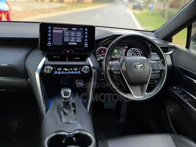 Toyota Harrier 2.0 2021 Black