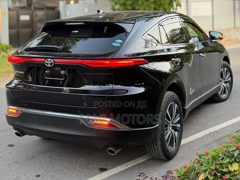 Toyota Harrier 2.0 2021 Black