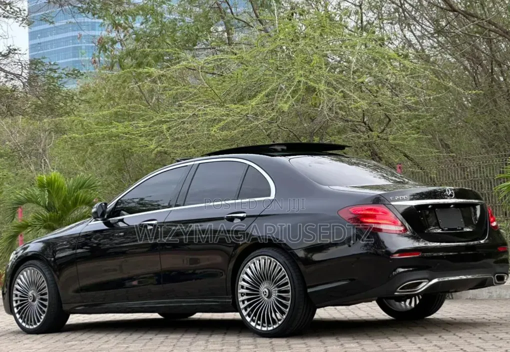 Mercedes-Benz E200 2016 Matt Black